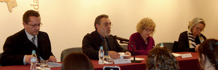 El president del jurat que ha escollit els Premis de Recerca, Sr. Josep Tarragó, el Sr. Valero Camps, president de la Fundació, la directora dels Serveis Territorials, Sra. M. Àngels González i la regidora d’ensenyament de l’Ajuntament de Reus, Sra. Ma. Dolors Sardà.